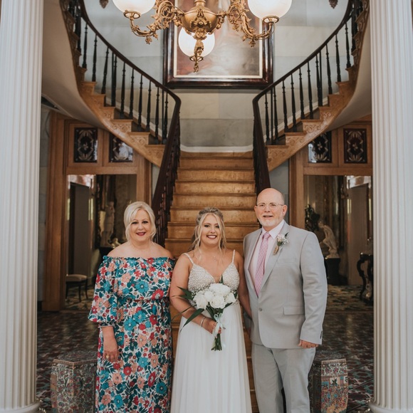 Beautiful dress worn once - Picture 3 of 8